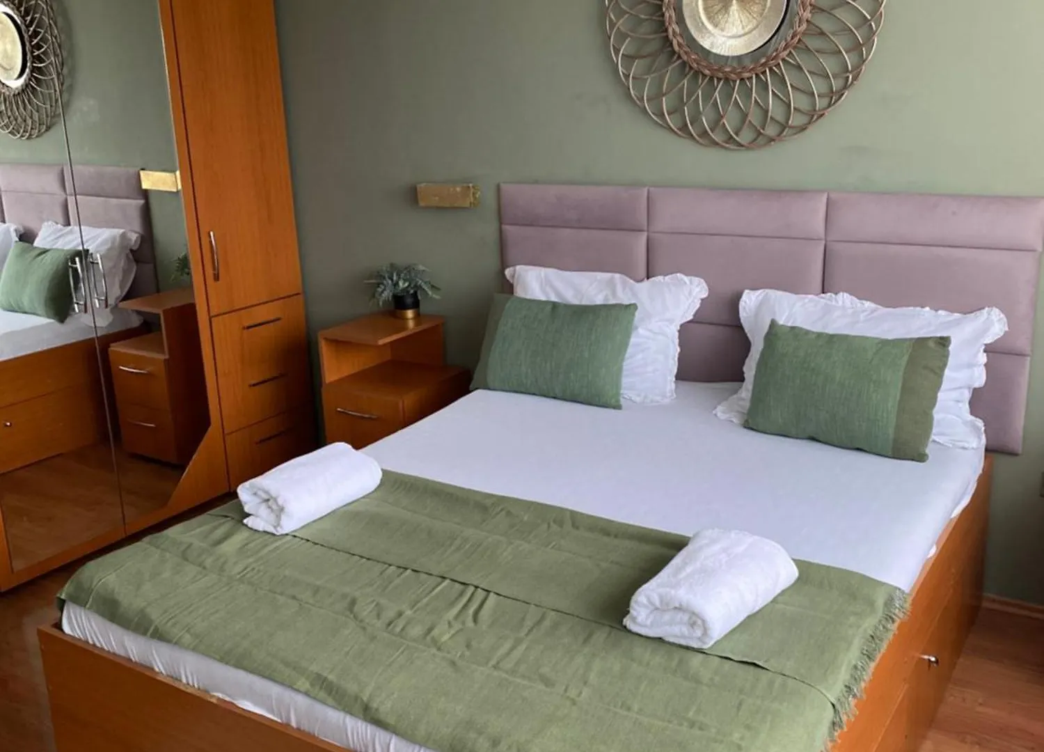Green Residence Downtown- 2 Bdr Suite Bucharest Apartment
